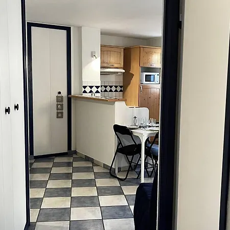 Apartment T2 Confortable A 50m De La Avec Loggia - Fr-1-696-74